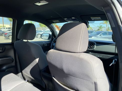 Used 2019 Toyota Tacoma TRD Sport w/ Exterior Package image 21