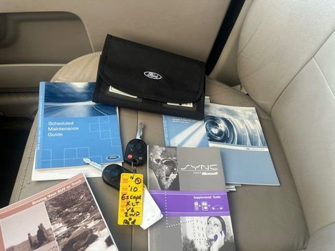 Used 2010 Ford Escape XLT image 24