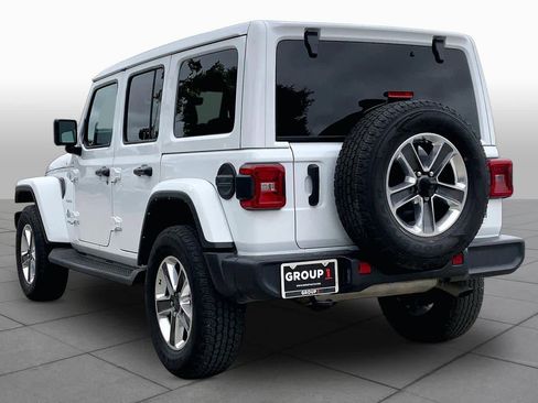 Used 2022 Jeep Wrangler Unlimited Sahara w/ Cold Weather Group AWD/4WD image 12