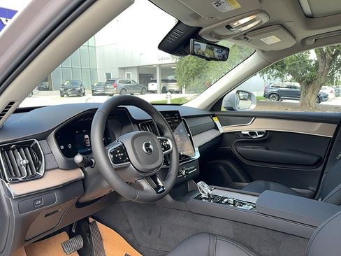 Used 2026 Volvo XC90 B5 Core w/ Protection Package Premier AWD/4WD image 11