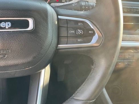 Used 2024 Jeep Compass Latitude AWD/4WD image 14