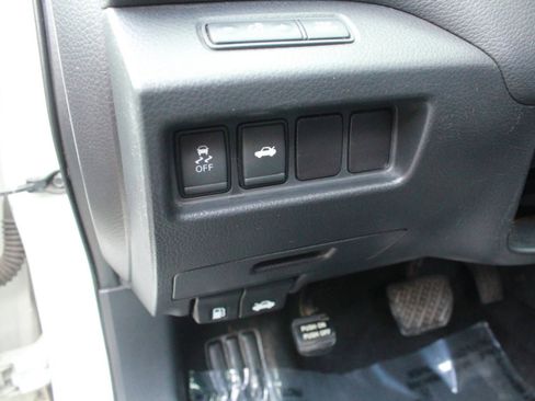 Used 2017 Nissan Altima 2.5 SR image 18