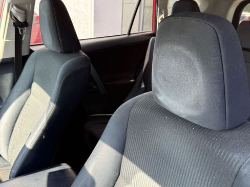 Used 2015 Toyota RAV4 LE AWD/4WD image 13