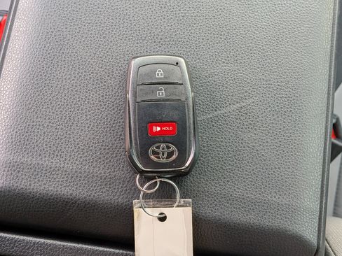 Certified 2024 Toyota Tacoma TRD Off-Road image 34