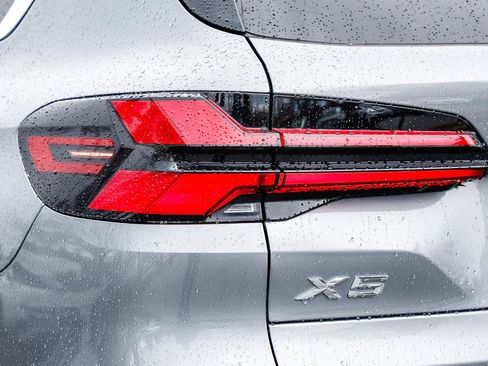 Used 2025 BMW X5 sDrive40i image 8