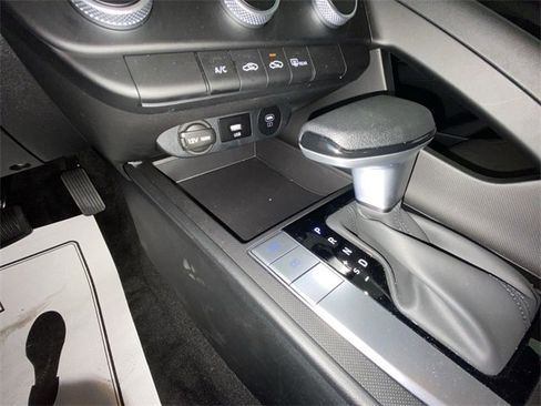 Used 2025 Hyundai Elantra SE w/ Cargo Package image 19