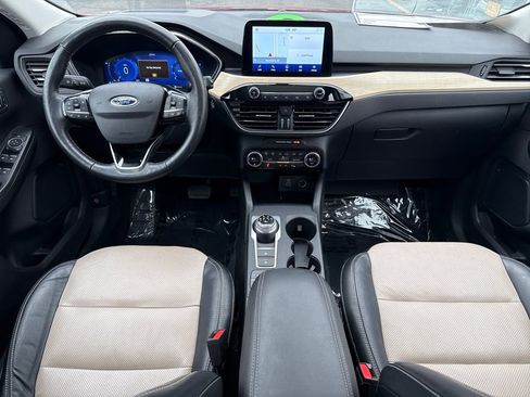 Certified 2021 Ford Escape Titanium w/ Titanium Elite Package image 10