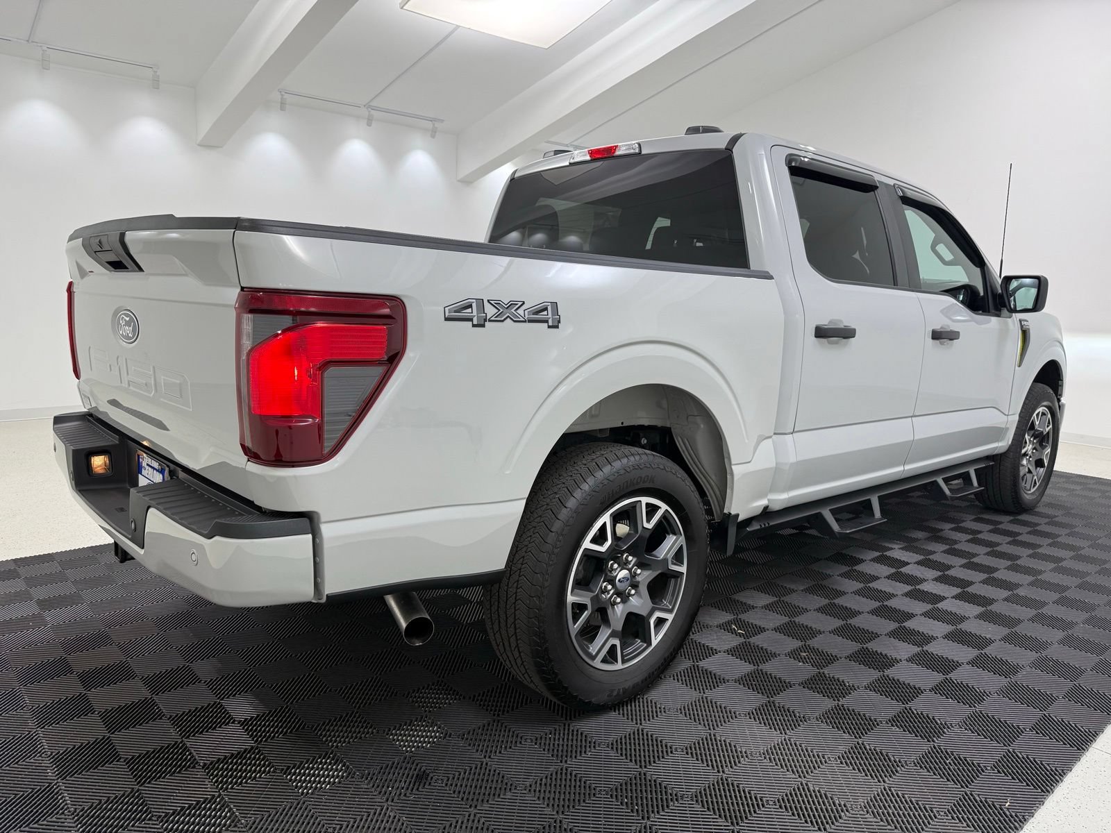 Used 2024 Ford F150 STX AWD/4WD image 7