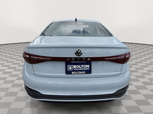 New 2025 Volkswagen Jetta SE image 8