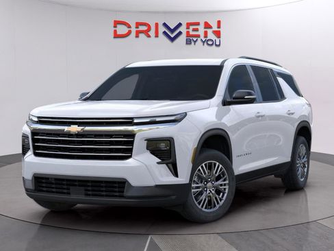 New 2026 Chevrolet Traverse LT image 8