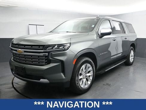 Used 2023 Chevrolet Suburban Premier AWD/4WD image 5