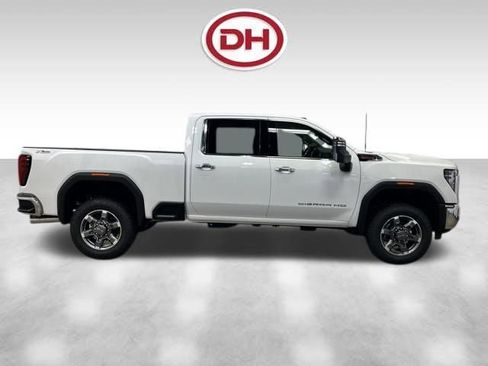 New 2025 GMC Sierra 3500 SLT image 2
