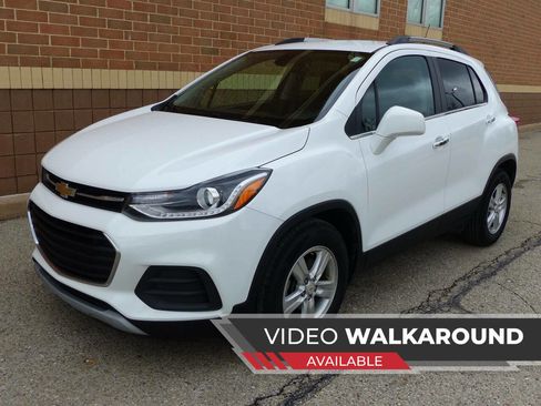 Used 2020 Chevrolet Trax LT w/ LT Convenience Package FWD image 1