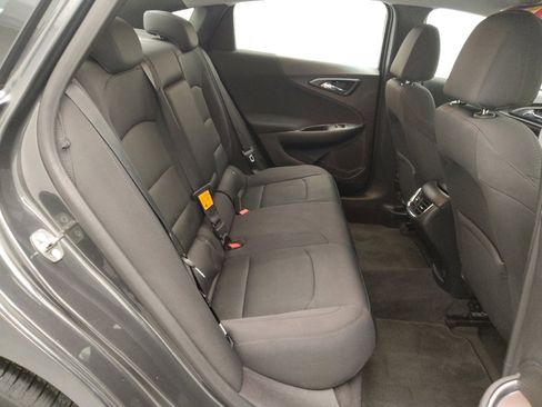 Used 2017 Chevrolet Malibu LT image 19