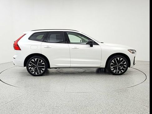 Certified 2026 Volvo XC60 B5 Ultra AWD/4WD image 4