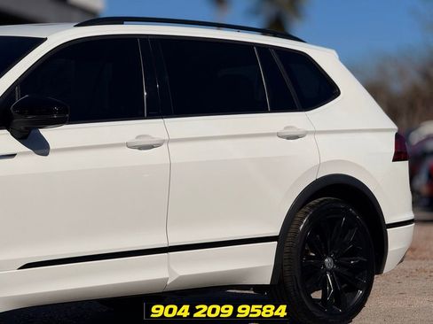 Used 2021 Volkswagen Tiguan SE FWD image 3