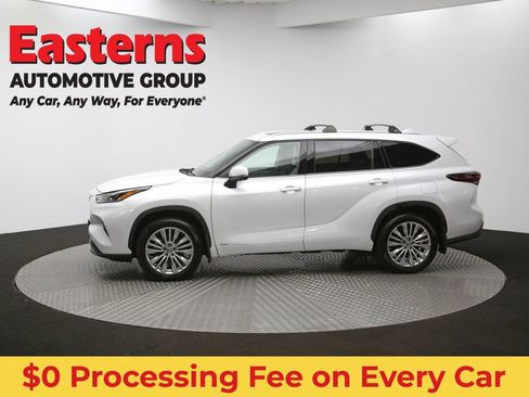 Used 2024 Toyota Highlander Platinum AWD/4WD image 65