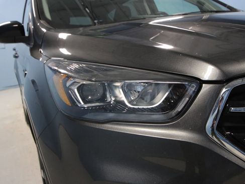 Used 2019 Ford Escape SE image 32