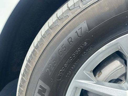 Certified 2024 Chevrolet Equinox LT FWD image 15