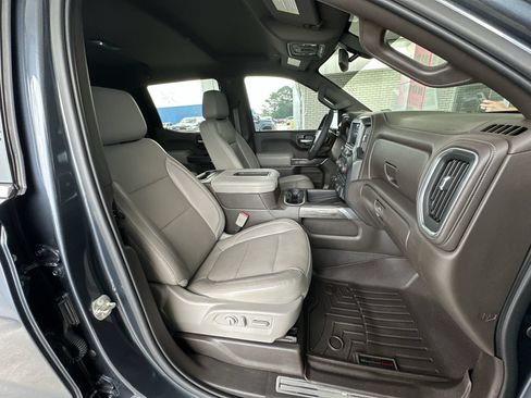 Used 2019 Chevrolet Silverado 1500 LTZ w/ LTZ Convenience Package AWD/4WD image 27