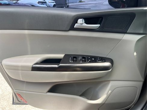 Used 2019 Kia Sportage LX FWD image 20