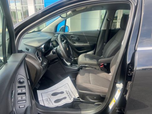 Used 2019 Chevrolet Trax LT FWD image 7