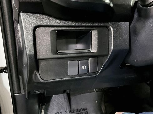 Certified 2019 Toyota Tacoma SR AWD/4WD image 31
