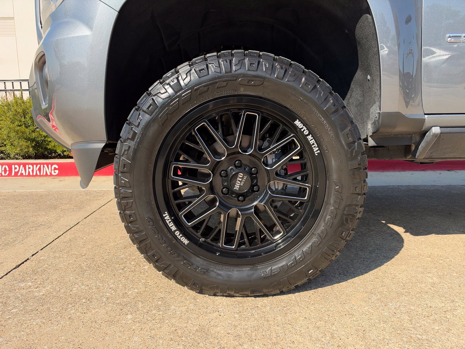 Used 2020 GMC Canyon SLE w/ Driver Alert Package AWD/4WD image 9