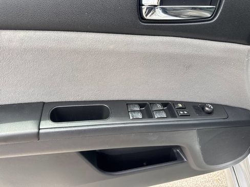 Used 2012 Nissan Sentra 2.0 SR FWD image 12