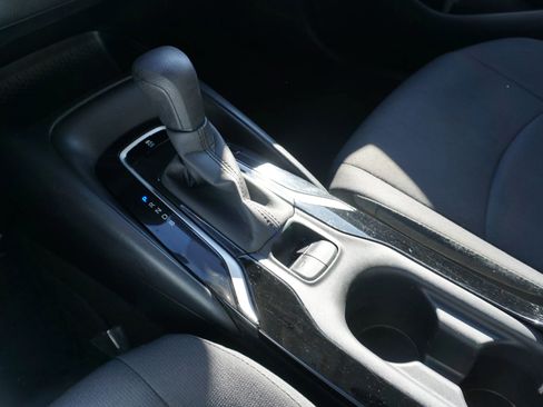 Used 2021 Toyota Corolla LE image 36