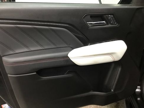Used 2024 GMC Canyon AT4X AWD/4WD image 8