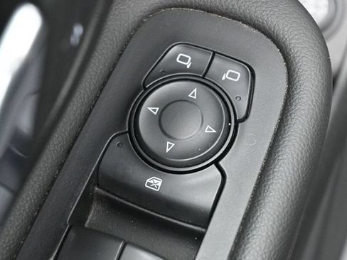 Used 2023 GMC Terrain SLT AWD/4WD image 13