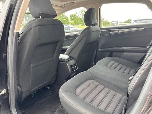 Used 2018 Ford Fusion SE FWD image 12