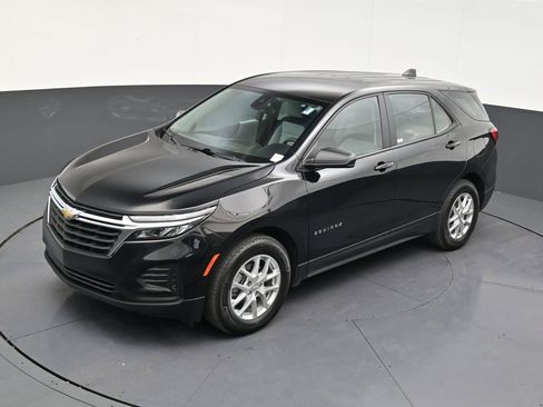 Used 2023 Chevrolet Equinox LS image 12