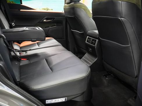 Used 2025 Lexus GX 550 AWD/4WD image 22