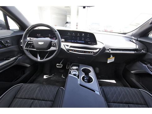 New 2027 Cadillac Lyriq Signature Luxury w/ Nappa Leather Package AWD/4WD image 9