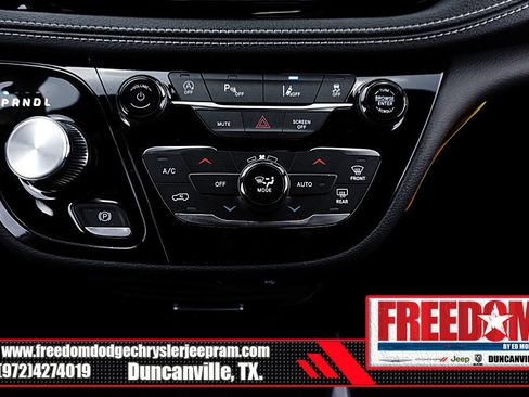 New 2026 Chrysler Pacifica Select image 23