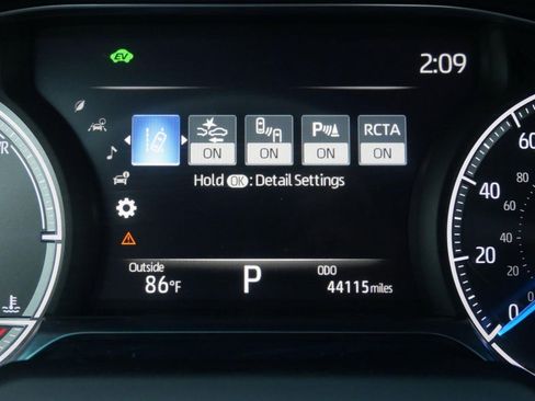 Used 2021 Toyota Venza Limited image 18