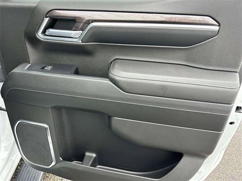 Used 2022 Chevrolet Silverado 1500 LTZ w/ LTZ Premium Package image 22