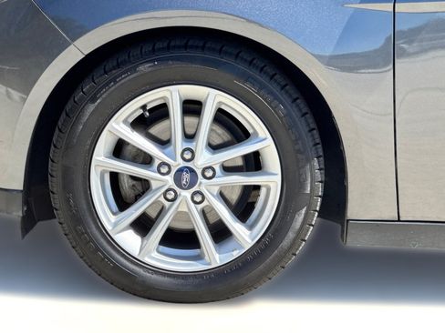 Used 2017 Ford Focus SE FWD image 12