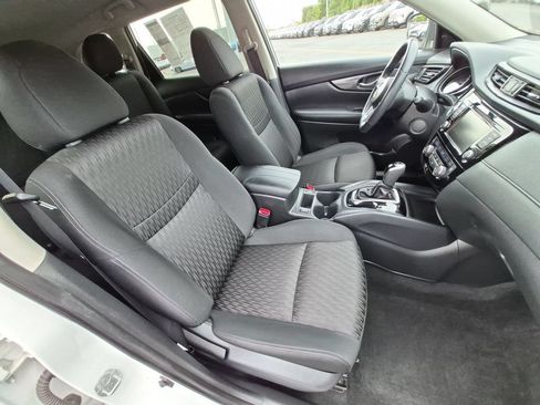 Used 2018 Nissan Rogue SV AWD/4WD image 27