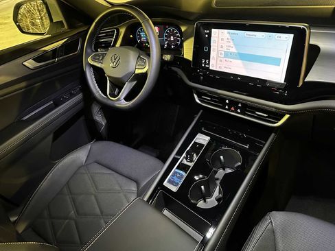 New 2026 Volkswagen Atlas Cross Sport SE image 11