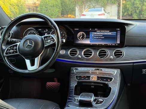 Used 2019 Mercedes-Benz E 300 4MATIC image 32