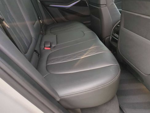 Used 2025 BMW X5 xDrive50e image 28