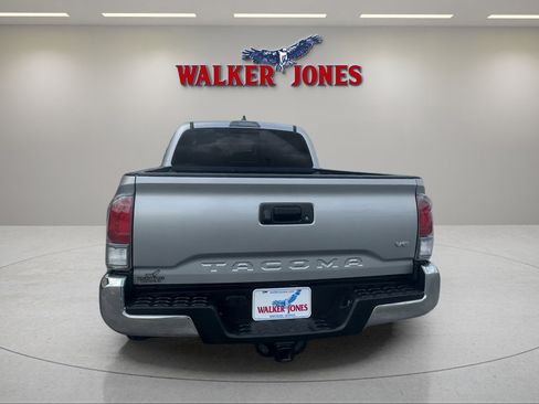 Used 2022 Toyota Tacoma TRD Off-Road image 5