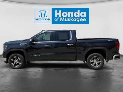 Used 2025 GMC Sierra 1500 SLT AWD/4WD image 8