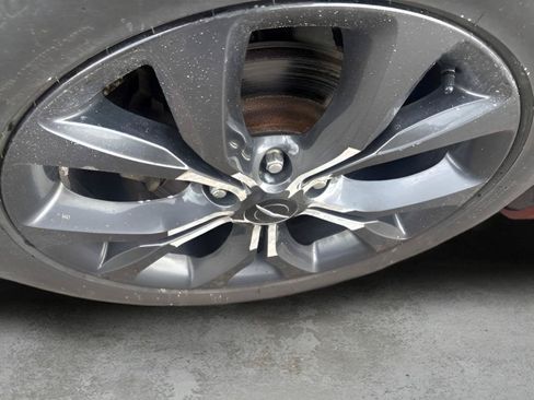 Used 2018 Chrysler Pacifica Touring-L Plus FWD image 9