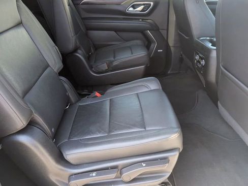 Certified 2022 Chevrolet Suburban Z71 w/ Luxury Package AWD/4WD image 28