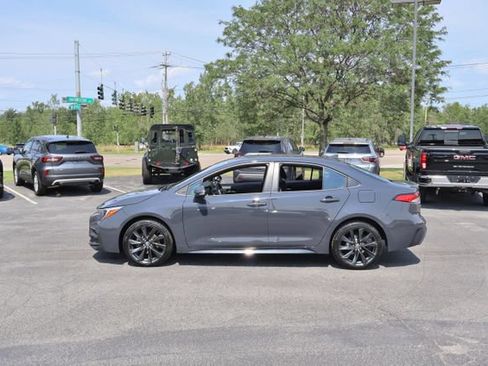 Used 2024 Toyota Corolla SE FWD image 4