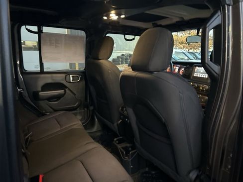 Used 2022 Jeep Wrangler Unlimited Sport image 42